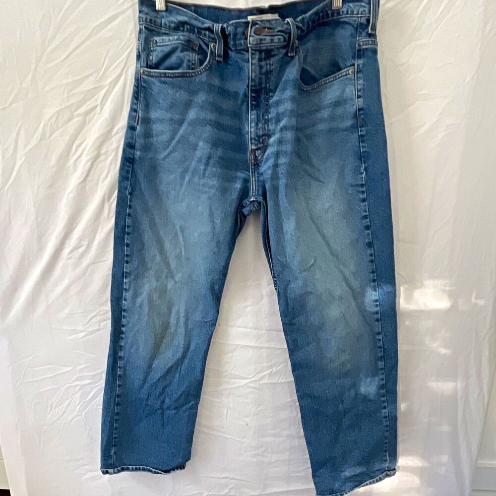 Signature Levi Strauss & Co. Men's Blue Medium Wash Straight Leg Stretch Jeans